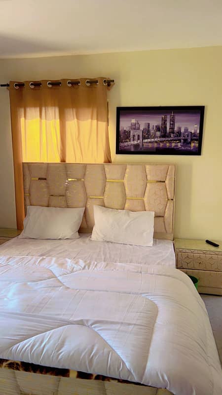 Fully Furnished Rooms for rent per day Guest House Hotel Room Booking 7