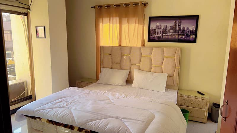 Fully Furnished Rooms for rent per day Guest House Hotel Room Booking 9