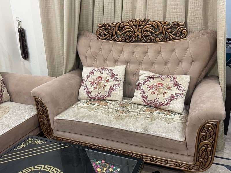 7 seater sofa set for urgent sale 4