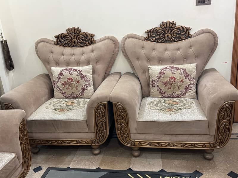 7 seater sofa set for urgent sale 5