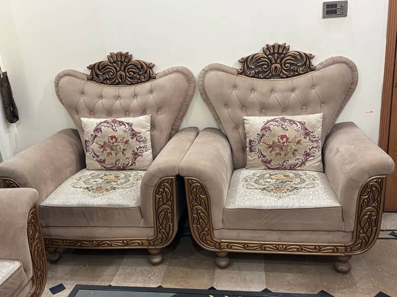 7 seater sofa set for urgent sale 6