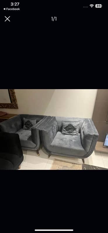 Set of 2 single seater sofa very rarely used for sale just like new 0