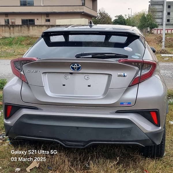 Toyota C-HR 2019 4 grad none use 0