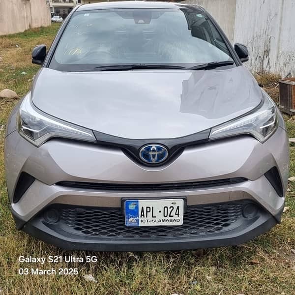 Toyota C-HR 2019 4 grad none use 1