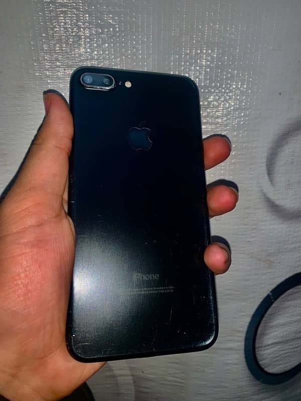 iPhone 7 Plus  128 GB 5