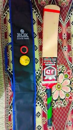 cricket bat with free bag,ball,and tap