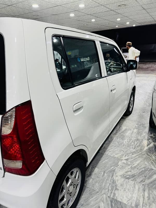 Suzuki Wagon R 2018 13