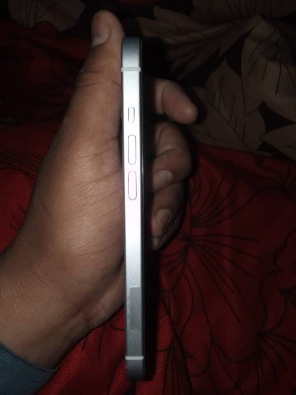 iPhone 15 128 gb (jv) 2