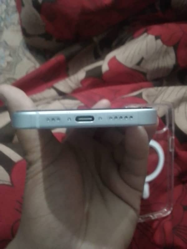 iPhone 15 128 gb (jv) 4