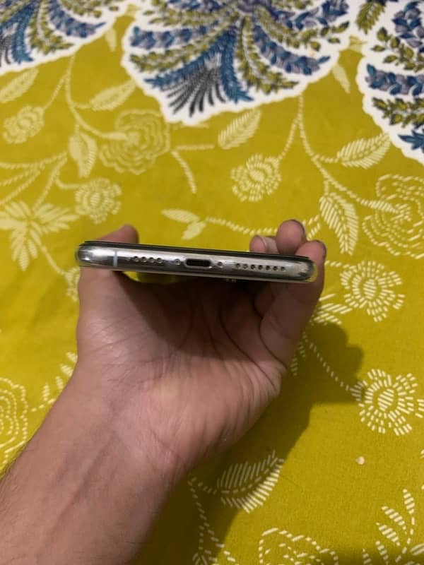 iphone Xsmax 64gb. water pack. health 78. Face ID working all ok 1