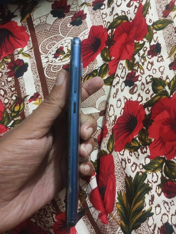 Huawei mate 10 4/64 bleu clr casing normal condition exchange only 6