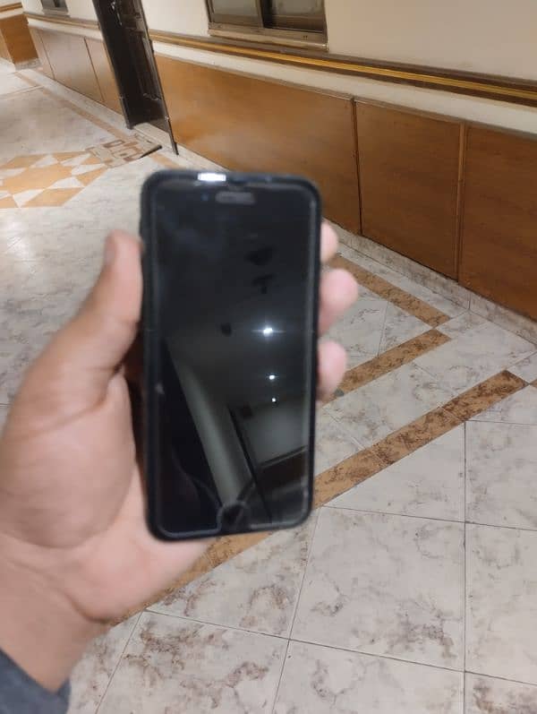 iPhone SE 2020 64 GB 1