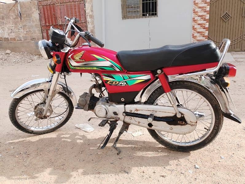 honda cd 70 available for sale 3