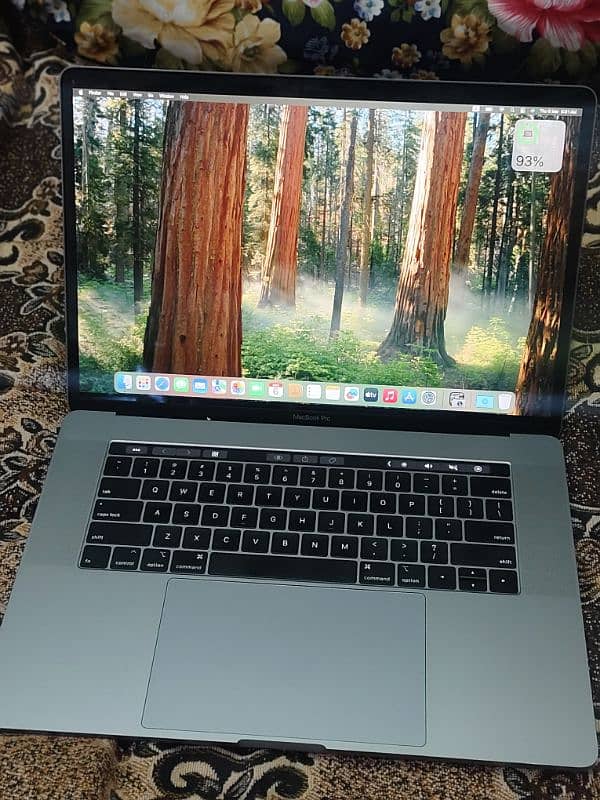 Macbook Pro 2019 | Touch Bar | 32/512 GB Storage  | 4 GB Graphic Card 1