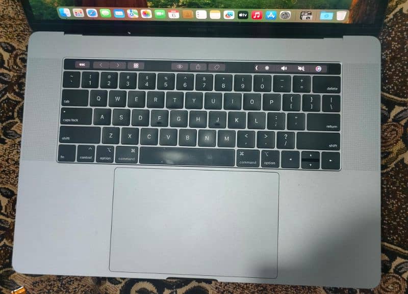 Macbook Pro 2019 | Touch Bar | 32/512 GB Storage  | 4 GB Graphic Card 3