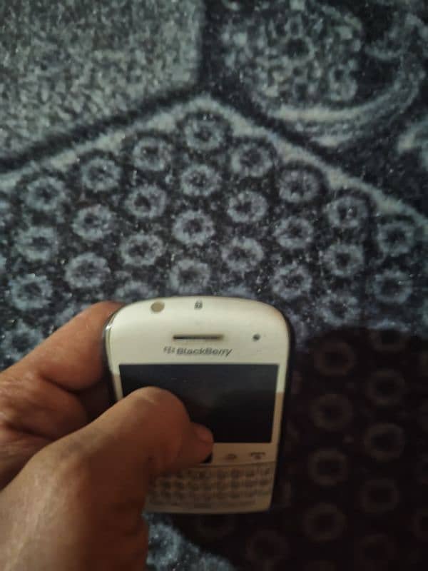 Blackberry Curve 9360 whiteo 5