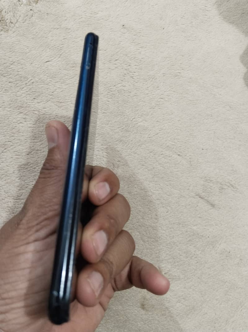 urgent sale vivo y11 in good condition 5