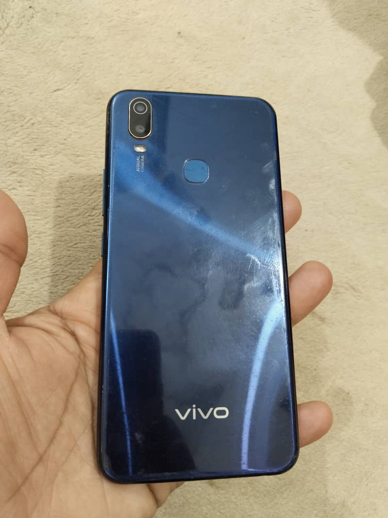 urgent sale vivo y11 in good condition 6