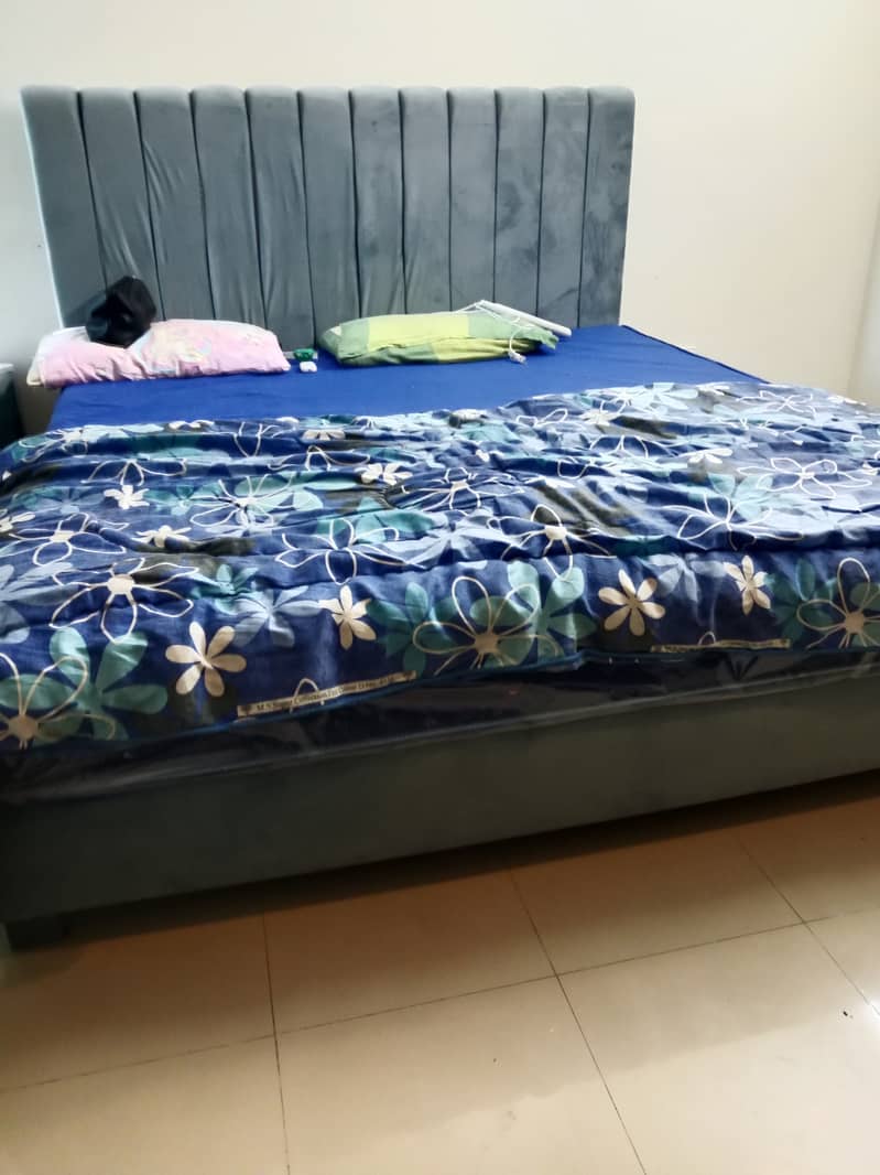 Designer poshish bed for urgent sale 1