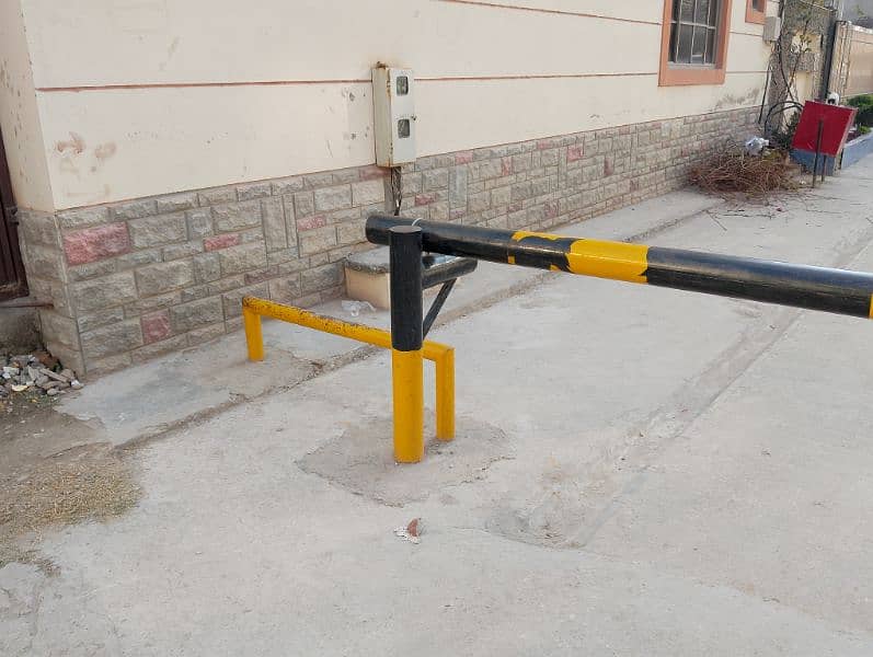 Security Road Barrier Sliding Gate Safety Grill iron Work 2