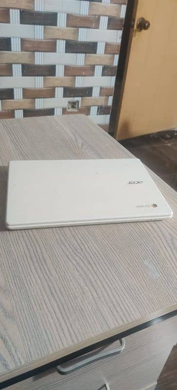 Acer Touch Laptop c720p 1