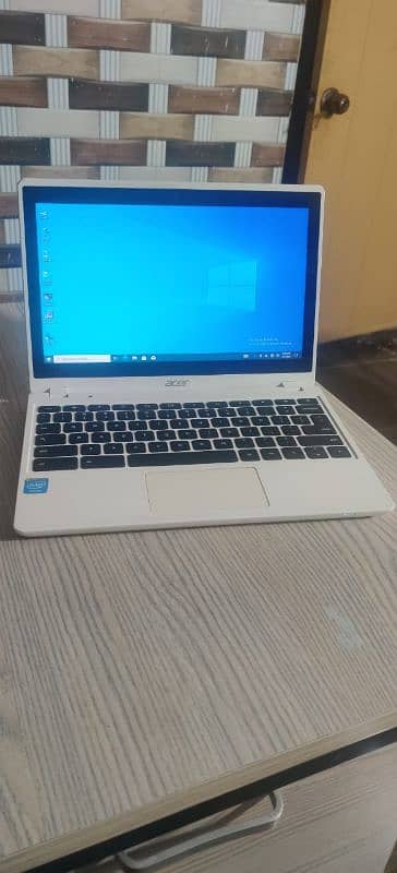 Acer Touch Laptop c720p 4