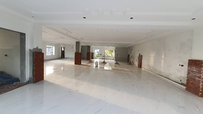 1Kanal Commercial Building With 3 Floor Commercial Near UCP Johar Town 4