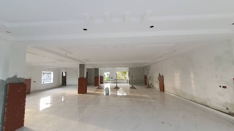 1Kanal Commercial Building With 3 Floor Commercial Near UCP Johar Town 5