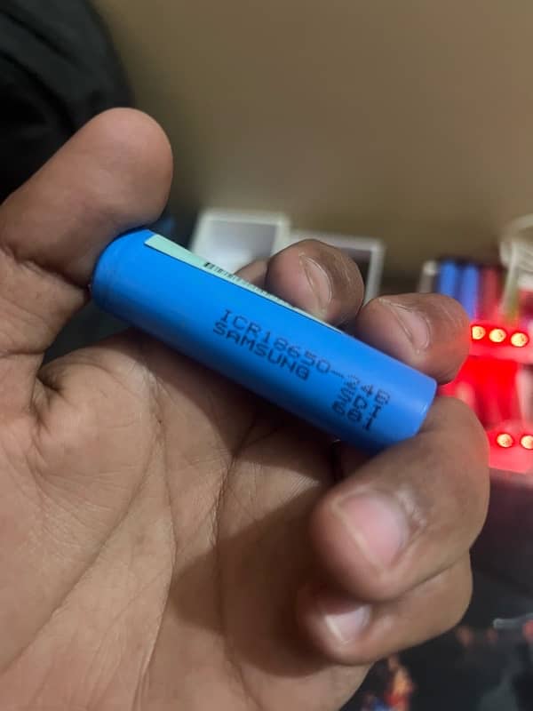 18650 Cell / charger 1