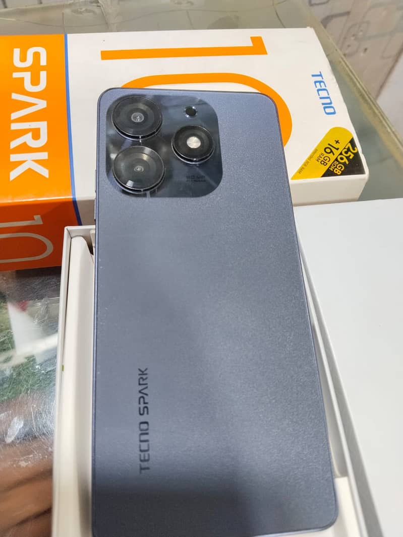 tecno spark 10 pro 256 gb 2