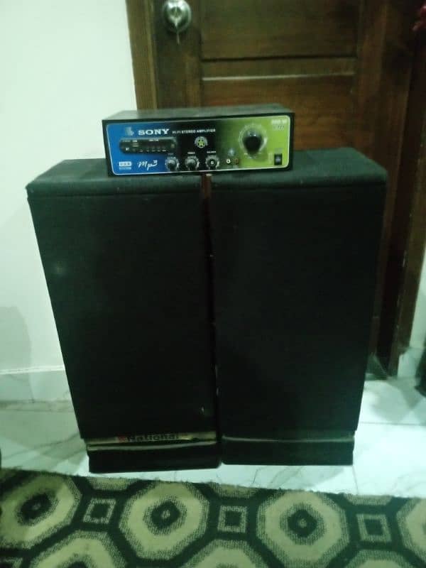 good condition amplifier speaker 0