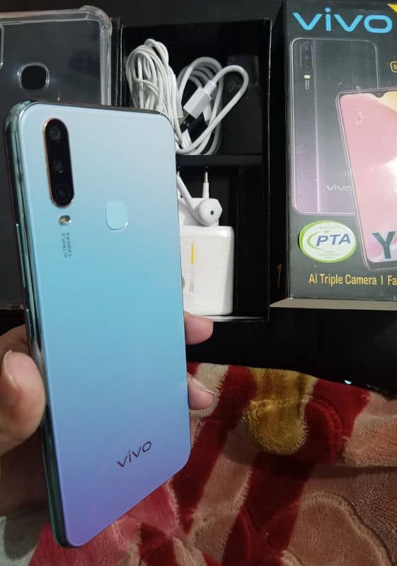 Vivo Y17 1