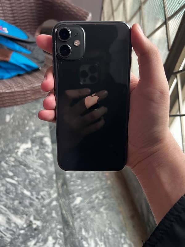 iPhone 11 64Gb JV 4 months sim time 4