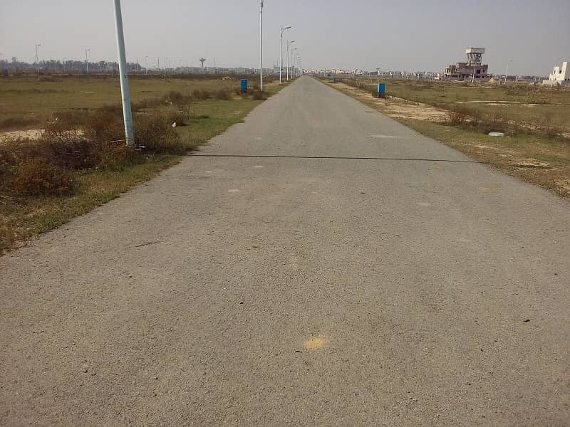 At Central Location Direct Access To 70 Feet Wide Road 5 Marla Plot For Sale 0