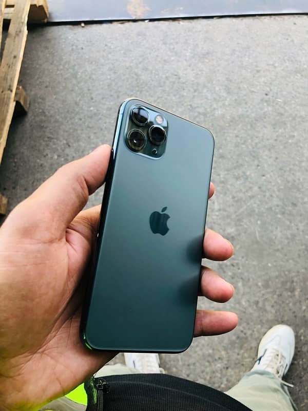 iphone 11 pro non PTA factory unlocke 4