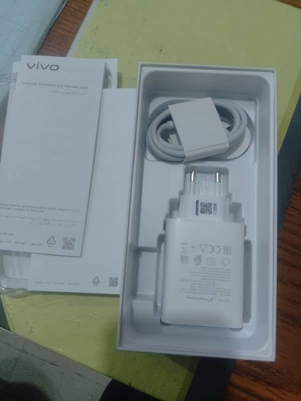 Vivo y 200 8/256 brand new condition 3