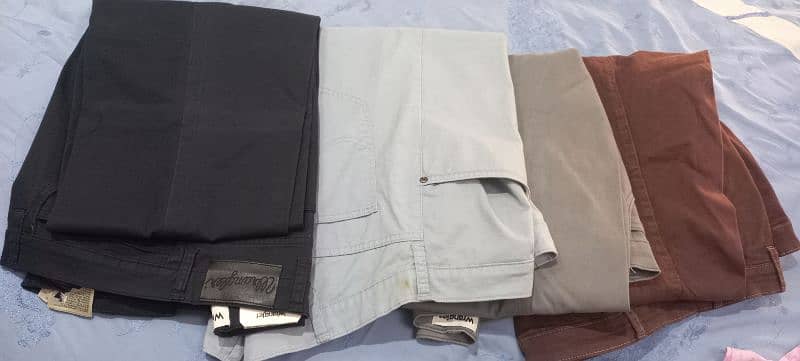 4 pants 2 shirts and 2 stalwar kameez Size XL 0