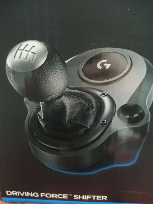 logitech G29 gaming wheel with shifter pc/ps5/ps4/ps3 1