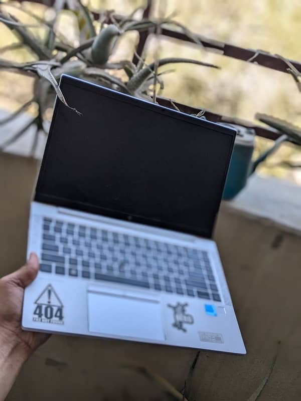 I am selling this laptop 3