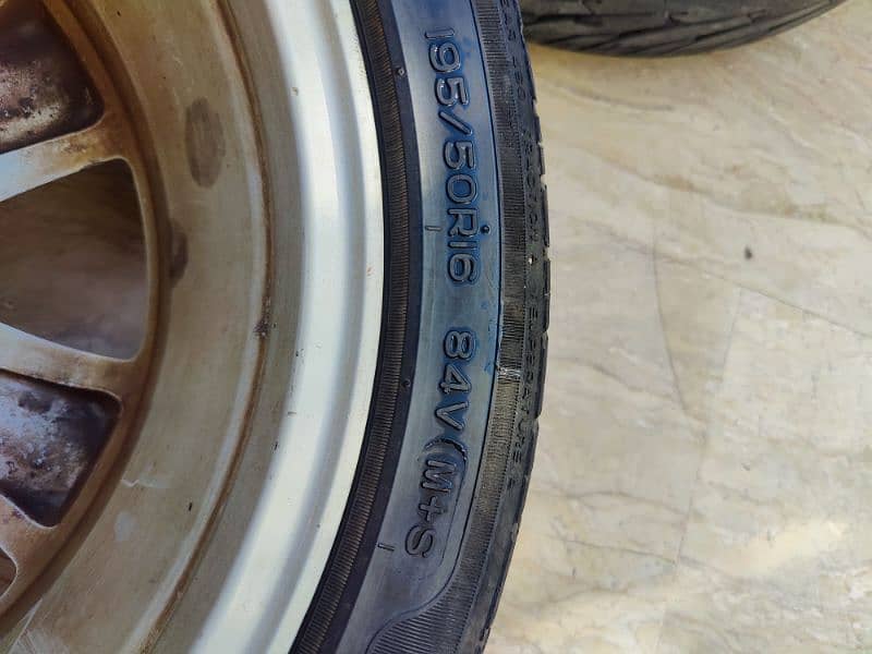 4 tyer rims excellent condition 5