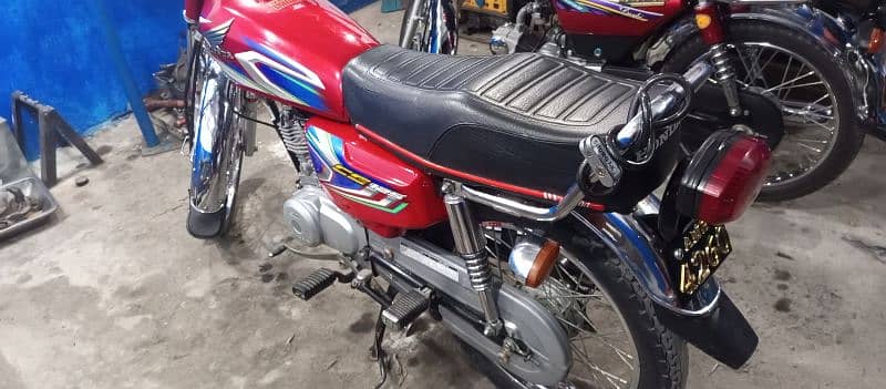 Honda125 2022 10