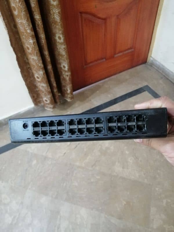 Dlink 24 port Ethernet giga bit switch 2