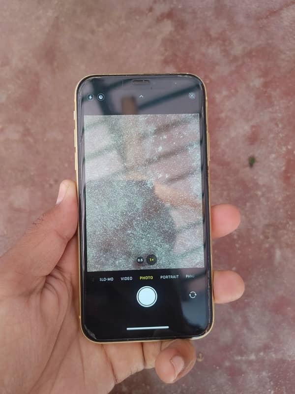 iPhone 11 NON PTA 128gb 0