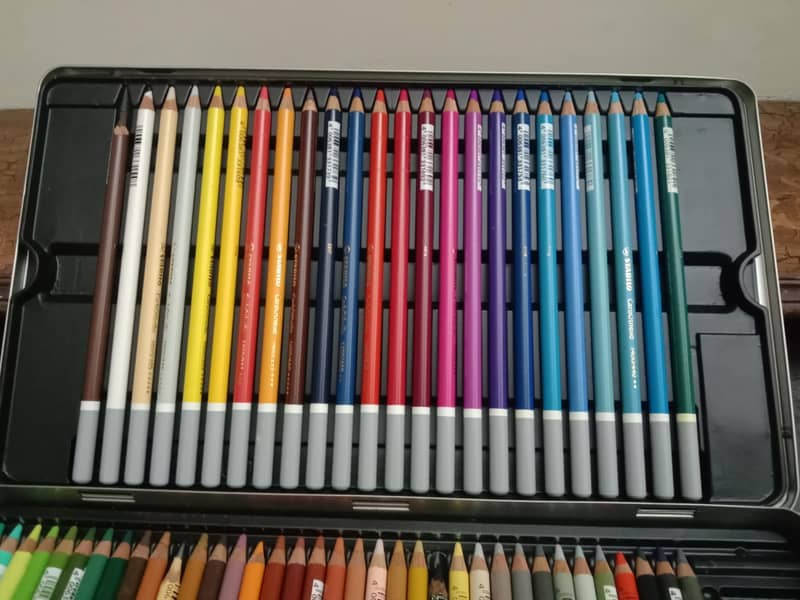 60 Chalk coloring pencils Box 1