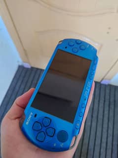 PSP 3003 (16GB) + one original game