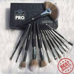 •  Product Type: Makeup Brush Set •