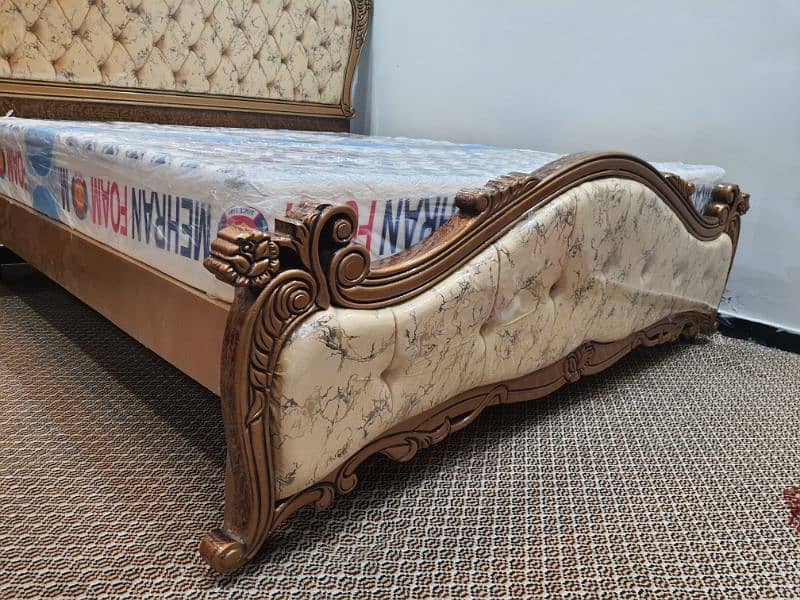 carving bed set brand new not used king size without mattris (call me) 3