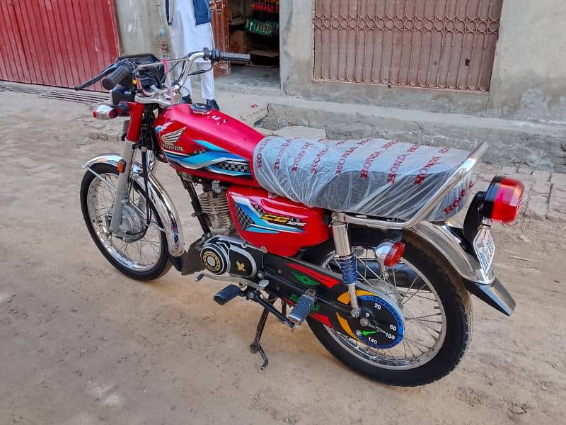 Honda CG 125 bike for sale model 2024 03708340134//03290347338 0