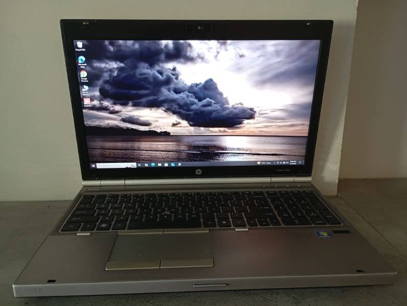 hp elite book 8560p 0