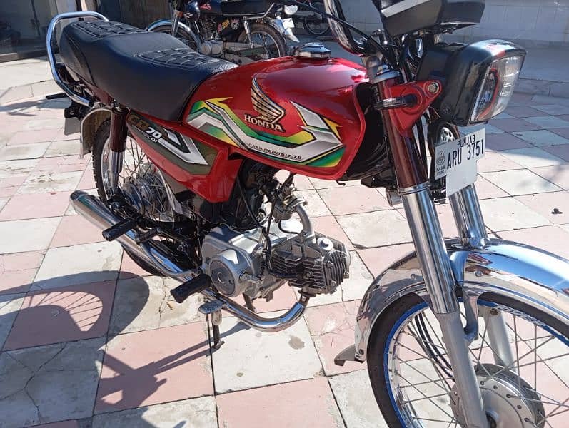 Honda CD 70 2023 15